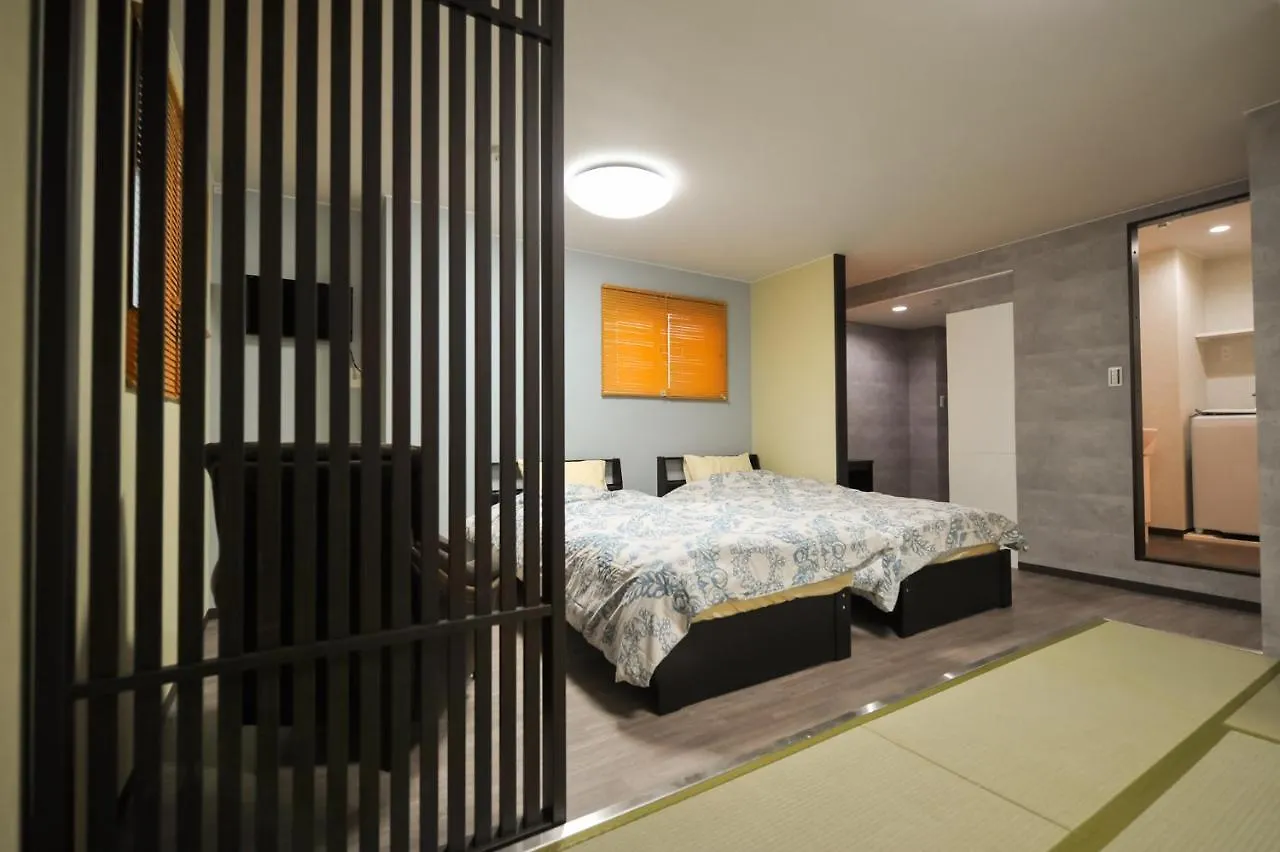 Kaede Hotel Shinsaibashi East Ōsaka